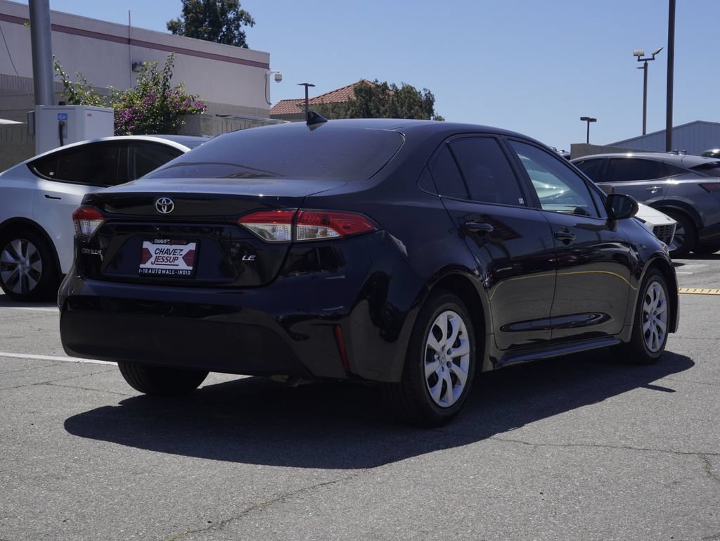 Used 2023 Toyota Corolla LE FWD image 4