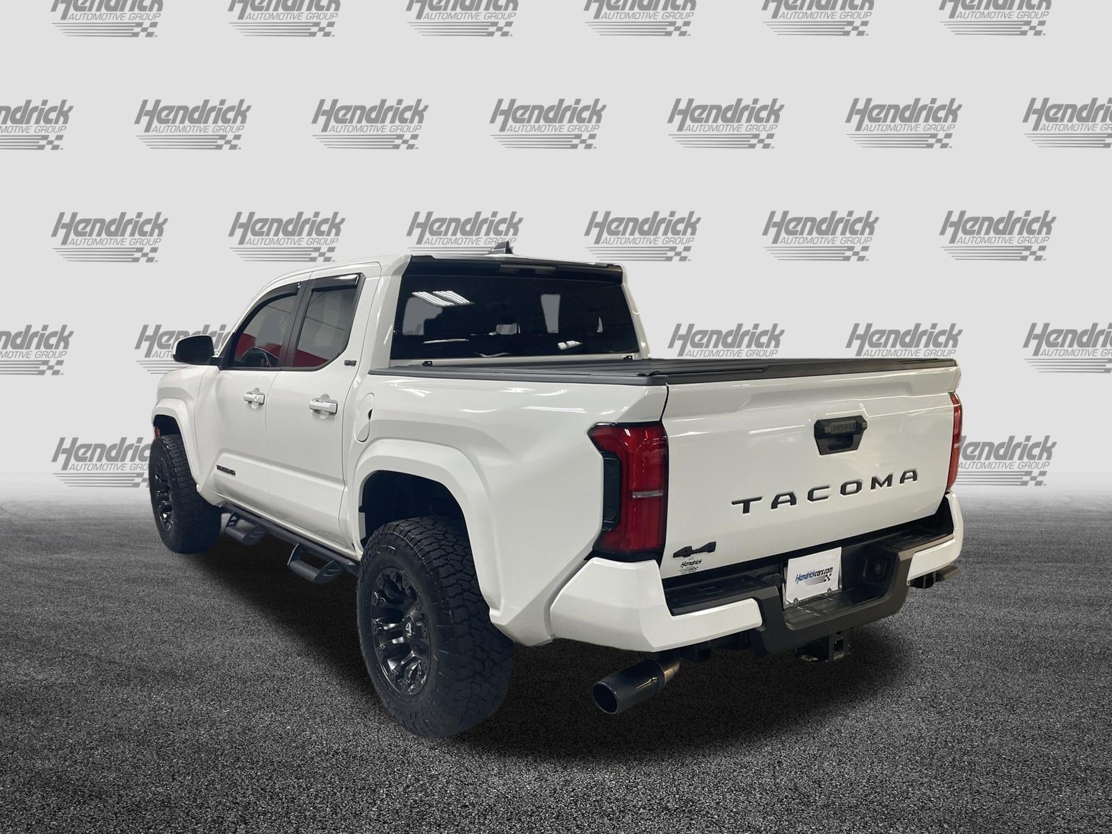Used 2025 Toyota Tacoma SR5 AWD/4WD image 8