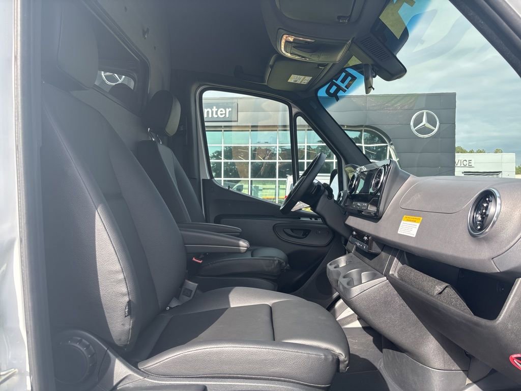 New 2024 Mercedes-Benz eSprinter 170 Cargo image 34