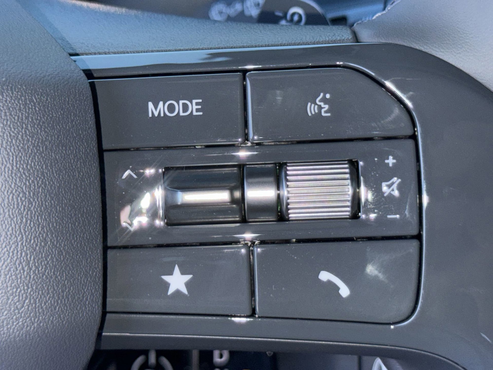 New 2026 Kia EV9 Land w/ Nightfall Edition Package AWD/4WD image 10