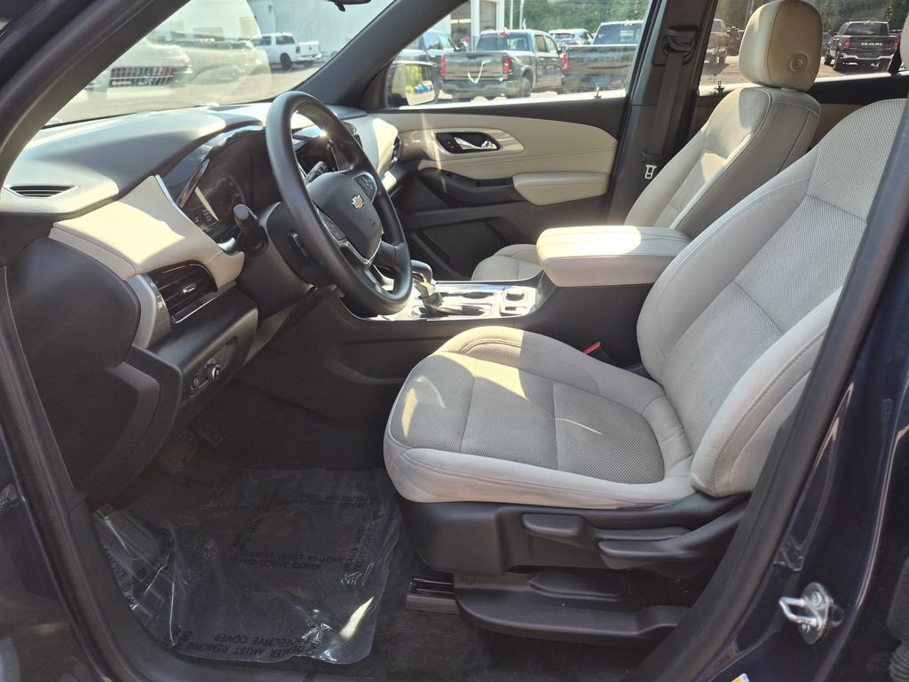 Used 2022 Chevrolet Traverse LS image 10