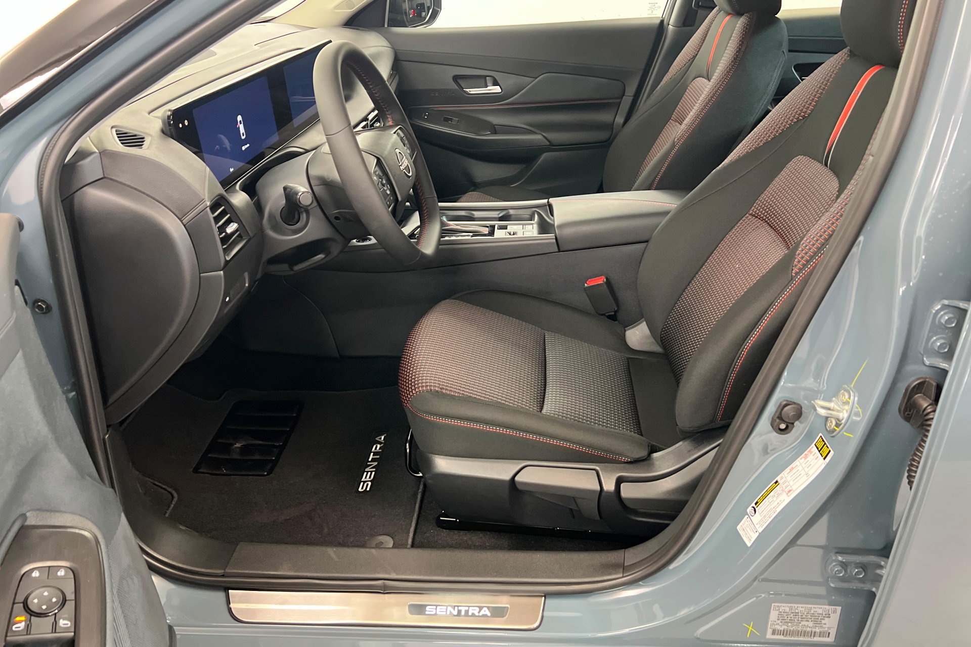 New 2027 Nissan Sentra SR w/ Floor Mat Package FWD image 17