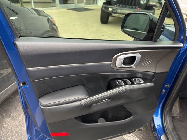 Used 2021 Kia Sorento SX image 4