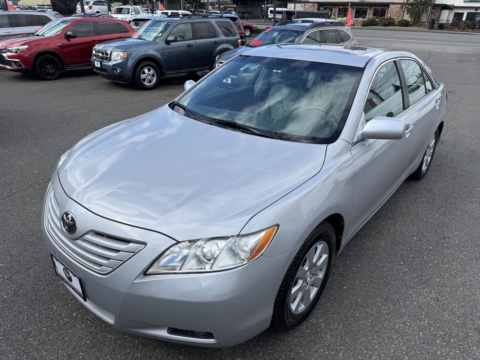 Used 2009 Toyota Camry XLE image 2