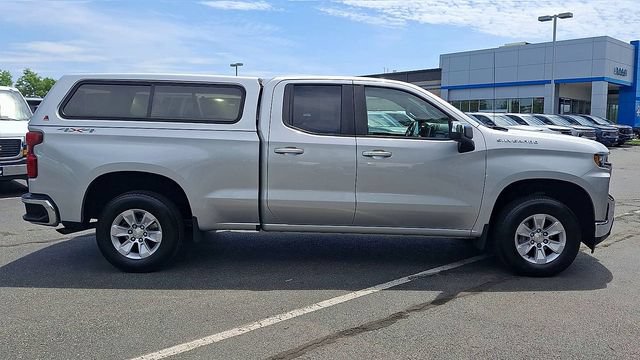 Used 2020 Chevrolet Silverado 1500 LT w/ Convenience Package AWD/4WD image 9