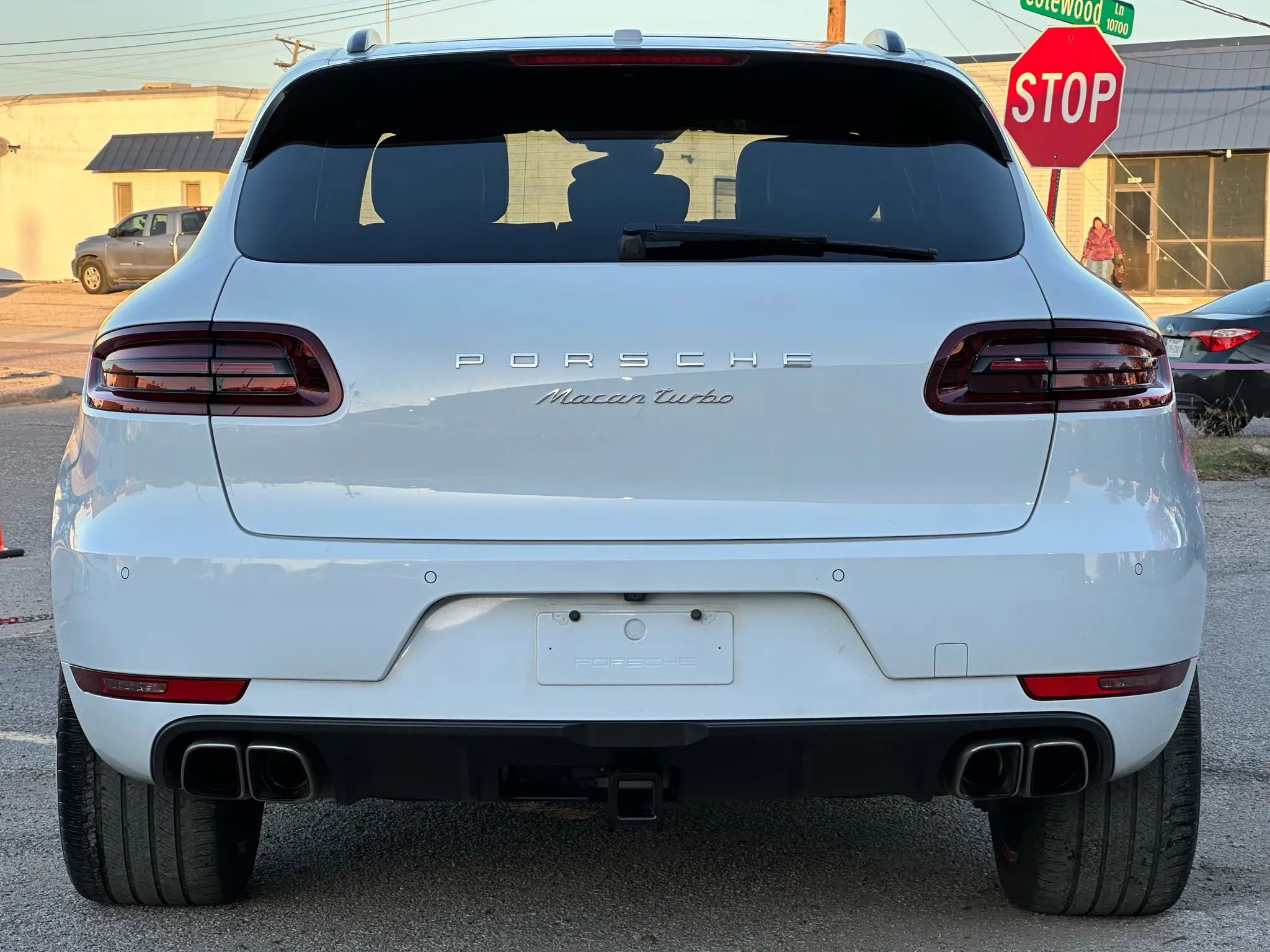Used 2017 Porsche Macan Turbo image 6
