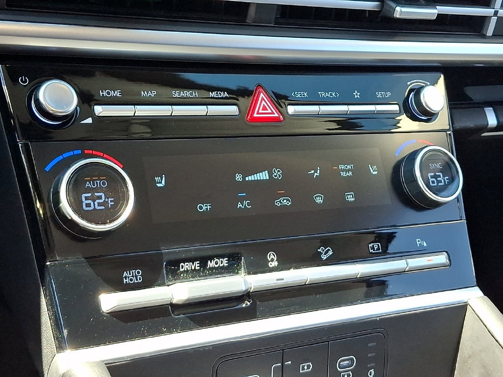 Used 2026 Hyundai Santa Fe SEL FWD image 15