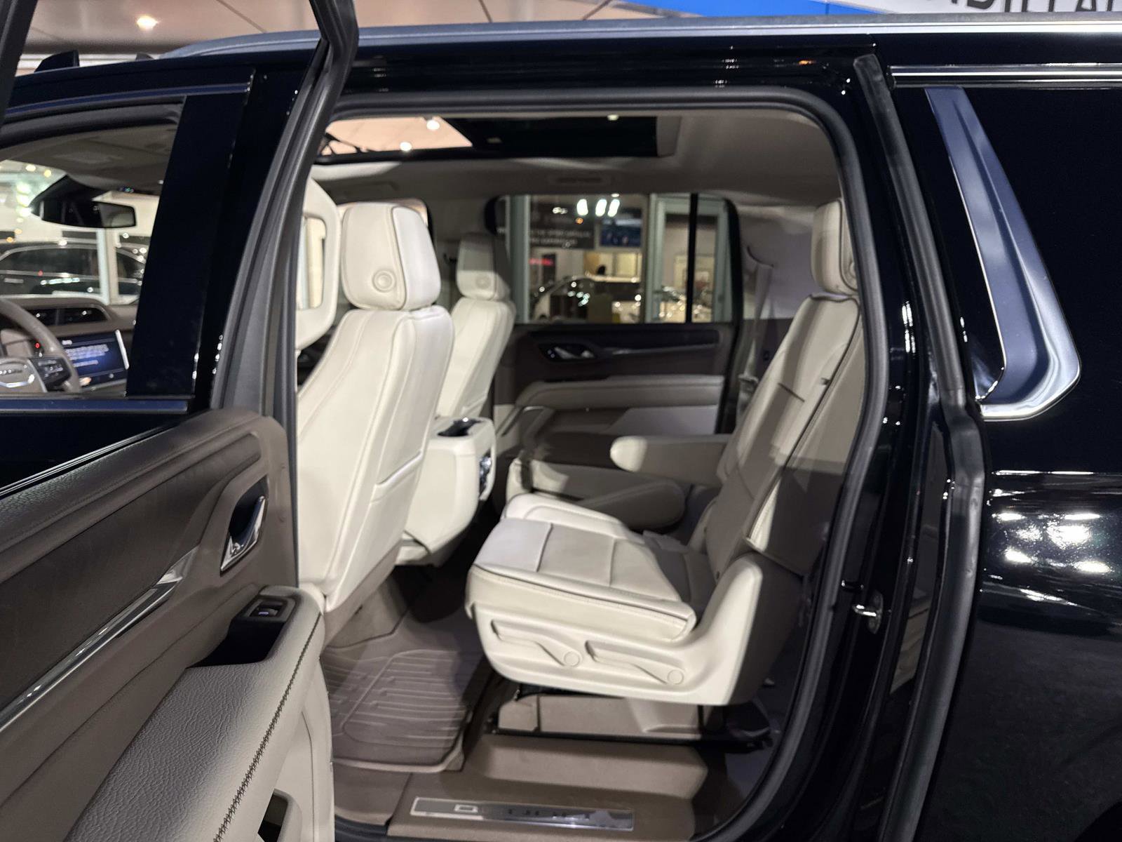 Used 2021 GMC Yukon XL Denali image 31