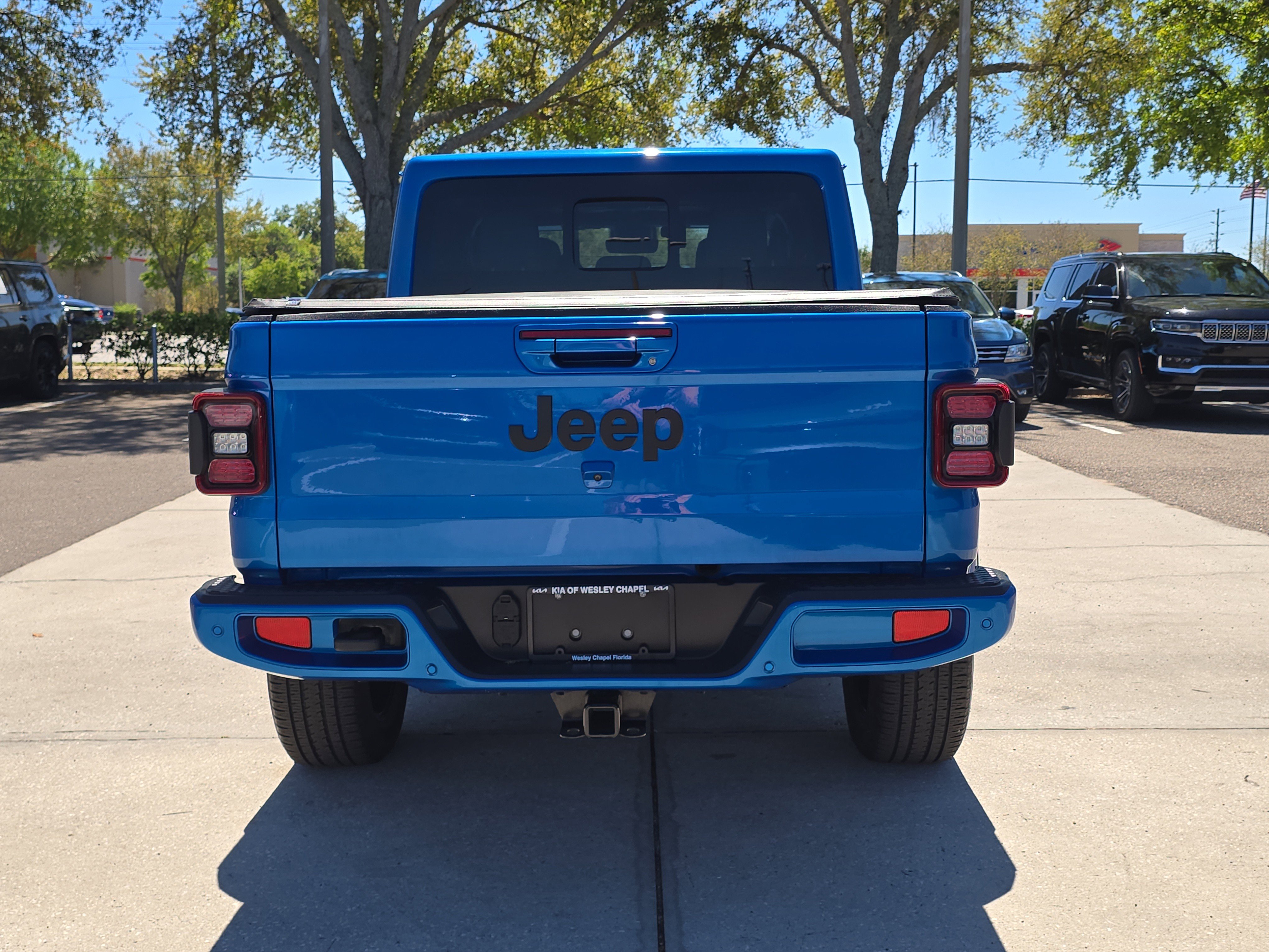 Used 2023 Jeep Gladiator Overland image 7