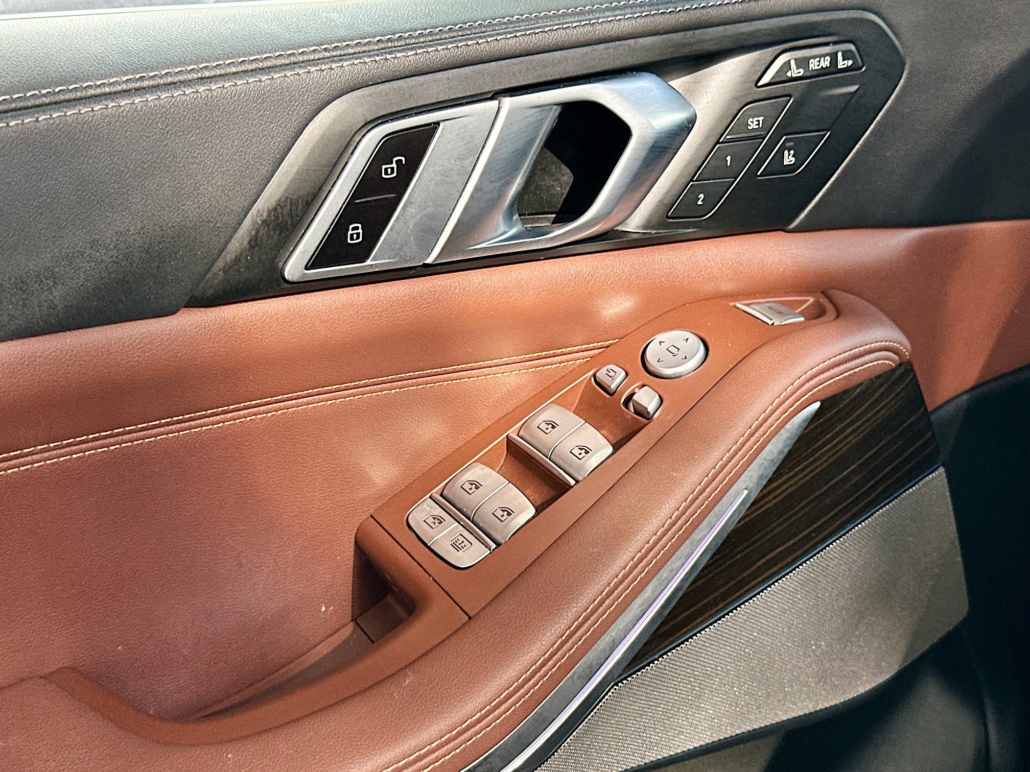 Certified 2024 BMW X7 xDrive40i w/ Premium Package image 18