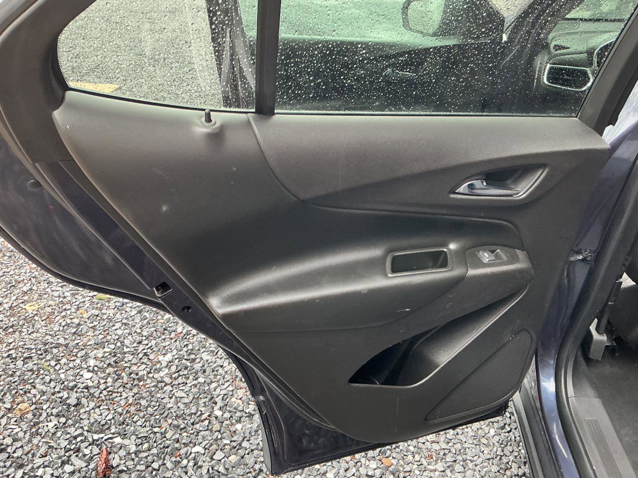 Used 2019 Chevrolet Equinox LT AWD/4WD image 16