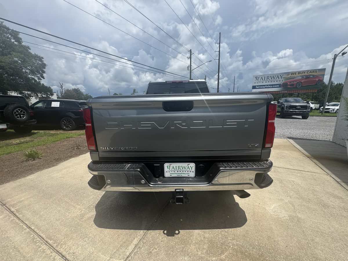 Used 2024 Chevrolet Silverado 2500 LTZ w/ LTZ Plus Package AWD/4WD image 6