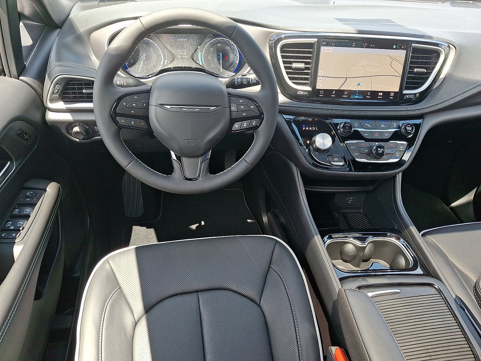 New 2027 Chrysler Pacifica Limited AWD/4WD image 9