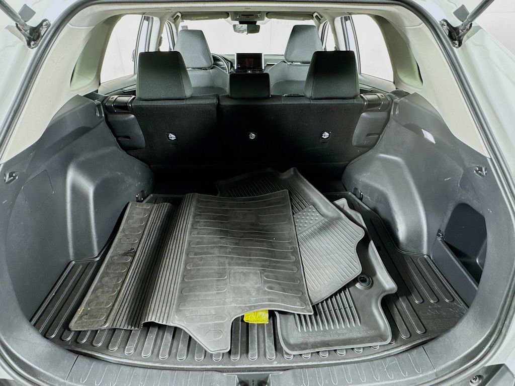 Certified 2023 Toyota RAV4 LE image 21
