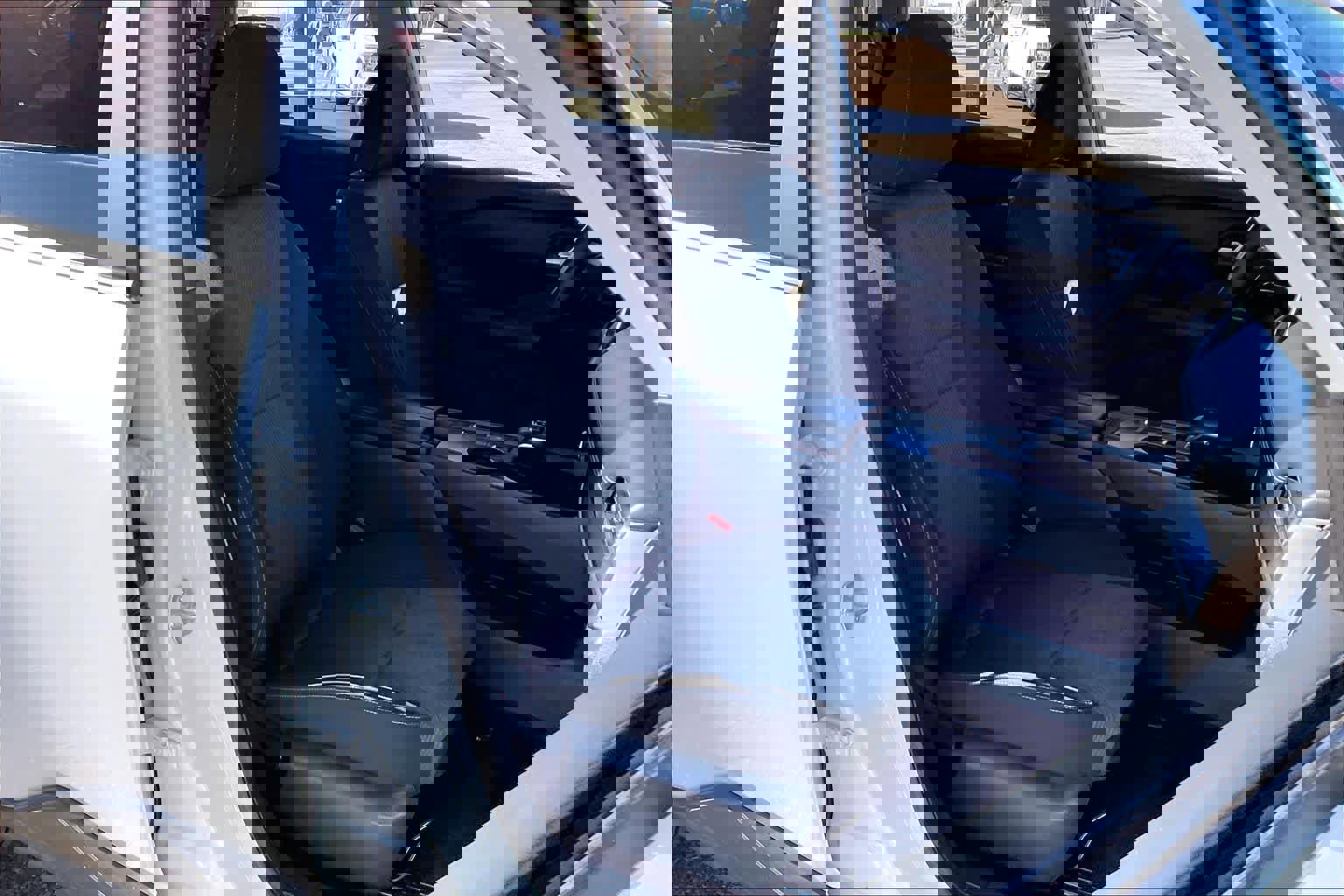 Used 2025 Nissan Rogue SV image 9