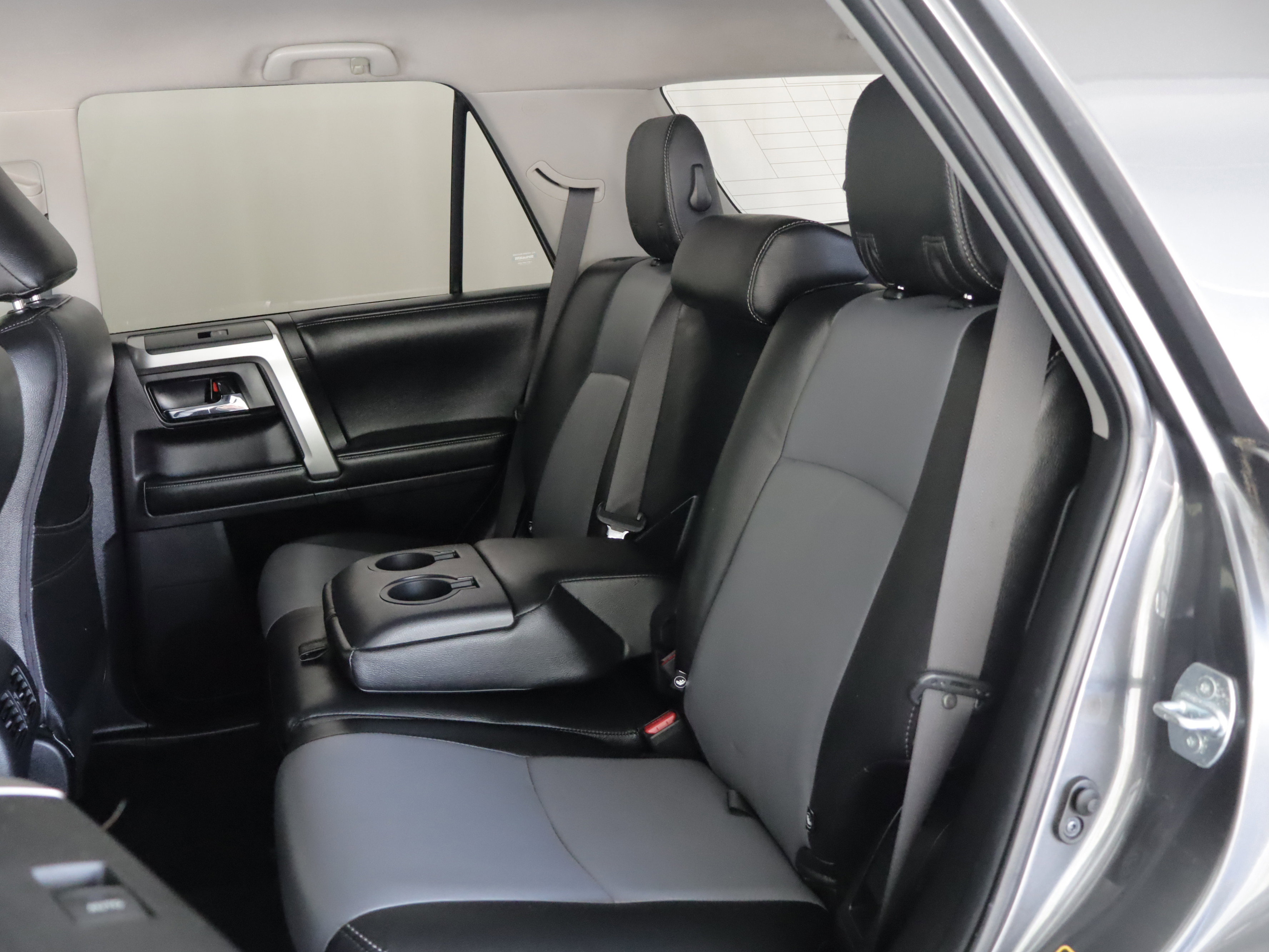 Used 2014 Toyota 4Runner SR5 image 9