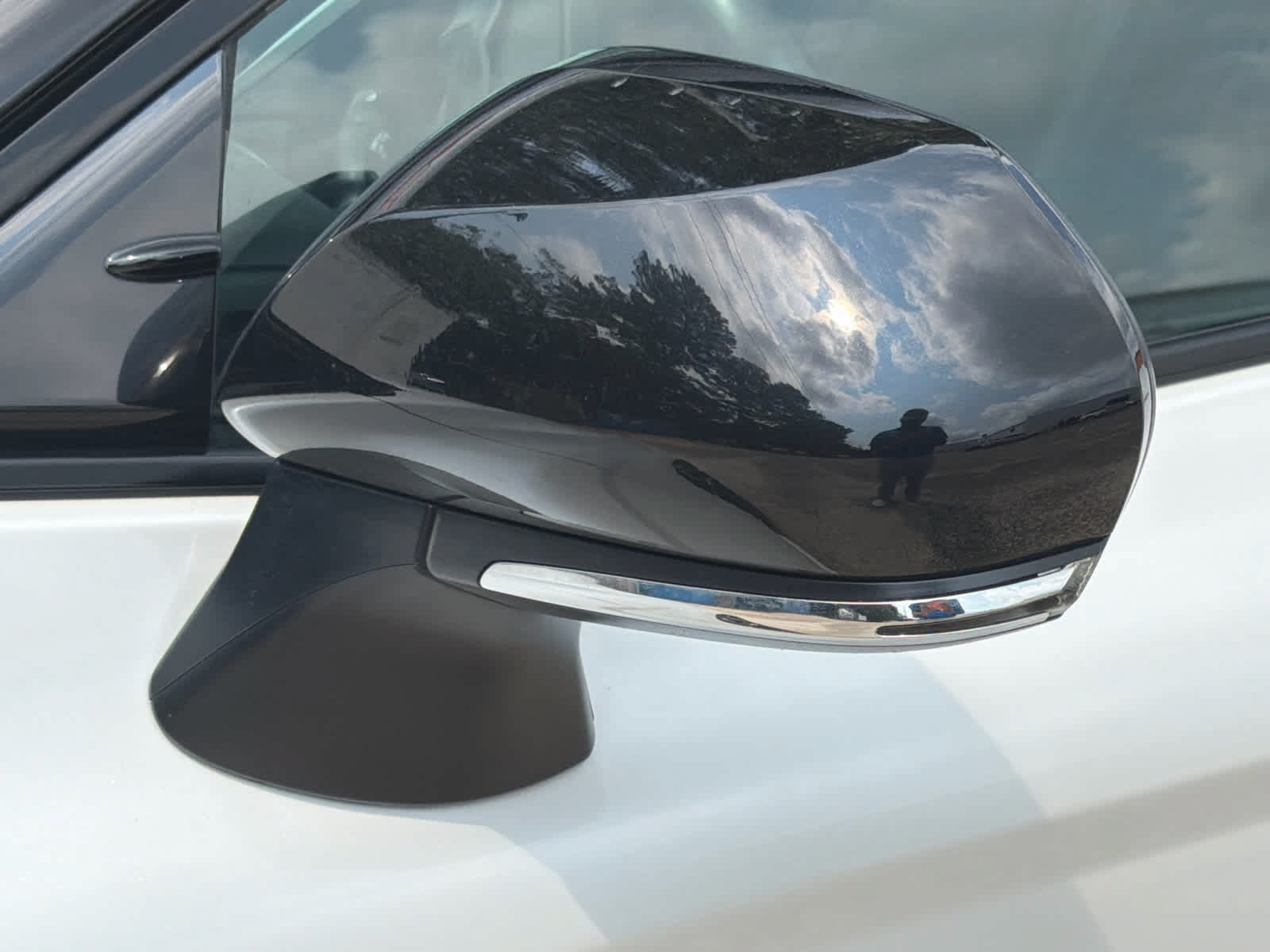 Used 2020 Toyota Camry XSE FWD image 12