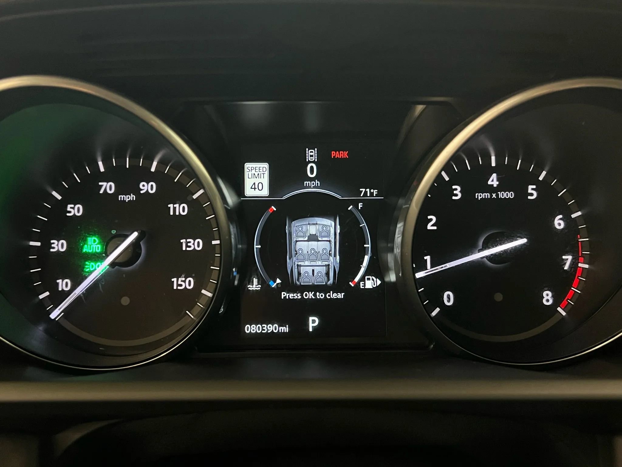 Used 2017 Land Rover Discovery First Edition image 19