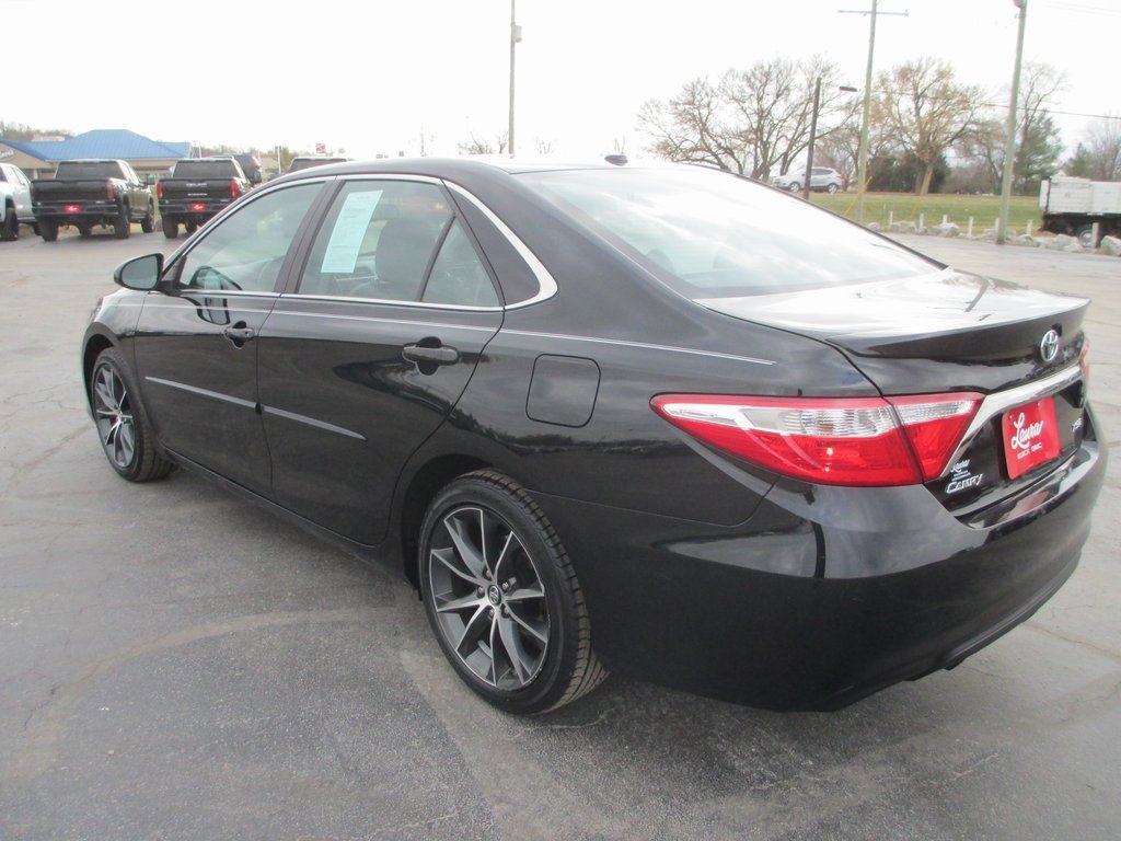 Used 2017 Toyota Camry XSE image 6