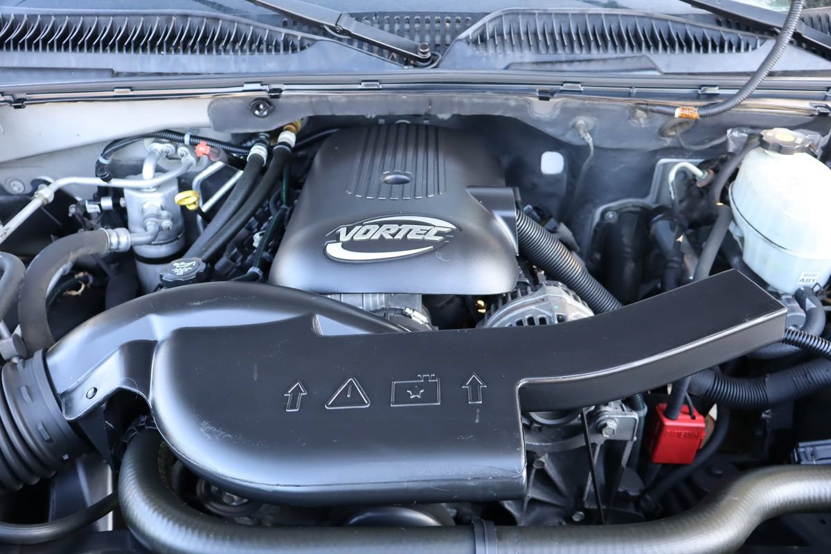Used 2005 GMC Yukon SLT w/ SLT Preferred Equipment Group AWD/4WD image 42