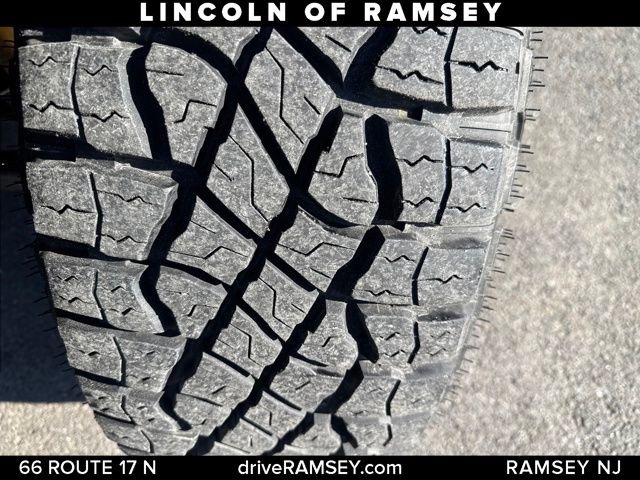 Used 2024 GMC Canyon AT4X image 25