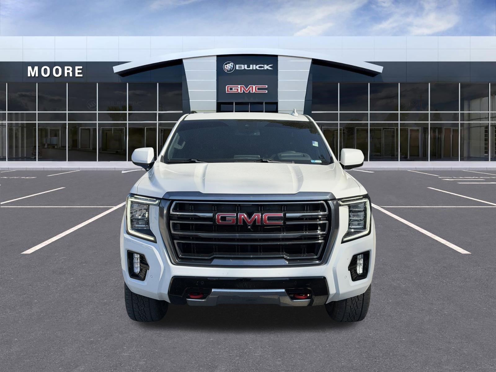 Used 2023 GMC Yukon XL AT4 w/ Technology Package AWD/4WD image 3