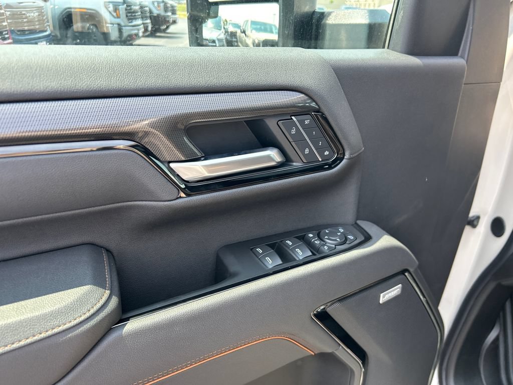 New 2026 GMC Sierra 2500 AT4 w/ AT4 Premium Plus Package AWD/4WD image 17