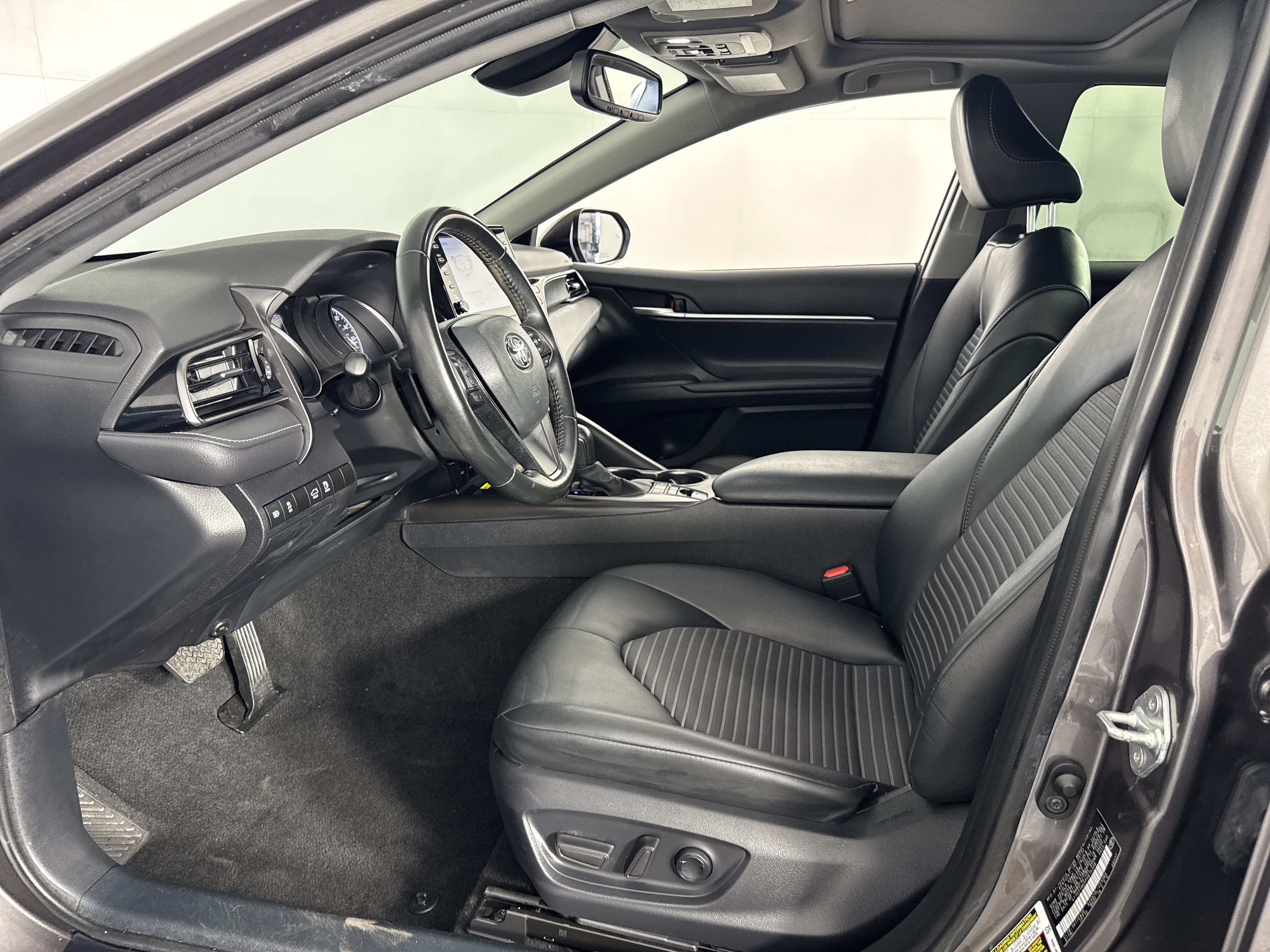 Used 2023 Toyota Camry SE w/ Audio Upgrade Package FWD image 21