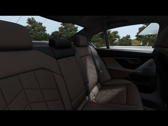 Used 2025 BMW 530i xDrive w/ Premium Package image 13