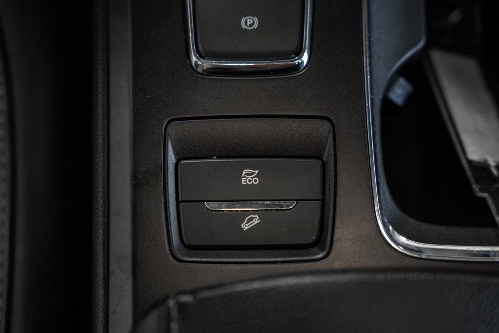 Used 2017 Ford Fusion Titanium image 23
