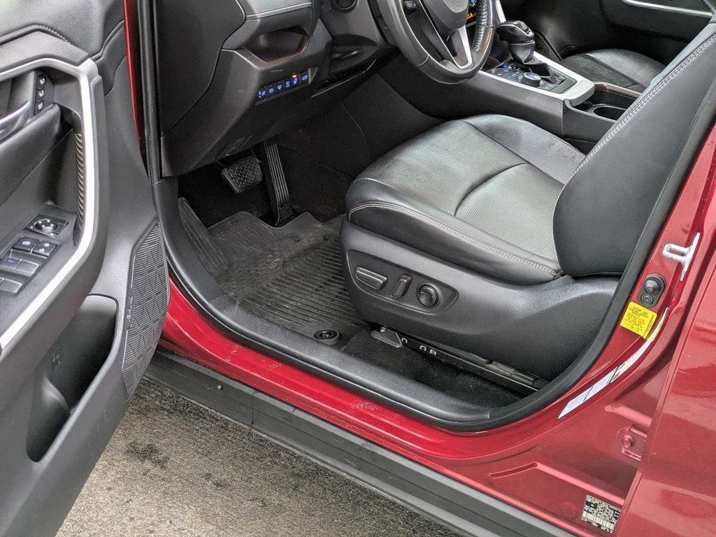 Used 2021 Toyota RAV4 Limited image 31