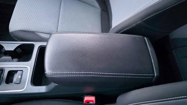 Used 2017 Ford Escape SE w/ Equipment Group 201A image 16