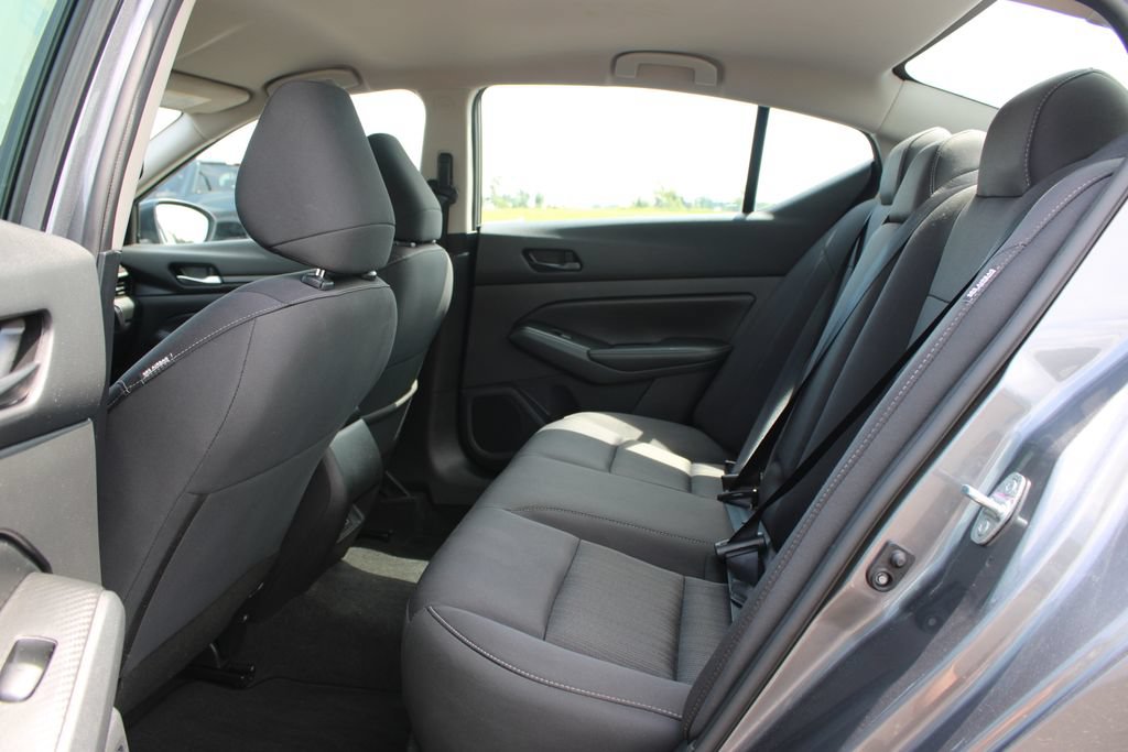 Used 2024 Nissan Altima 2.5 SV FWD image 24