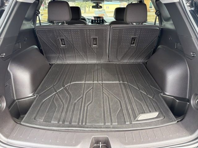 Used 2024 Chevrolet Blazer LT w/ Redline Edition AWD/4WD image 9