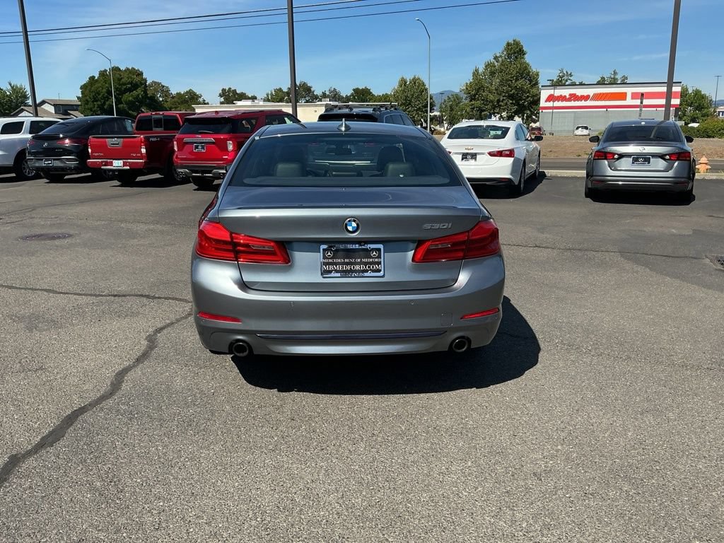 Used 2018 BMW 530i RWD image 9