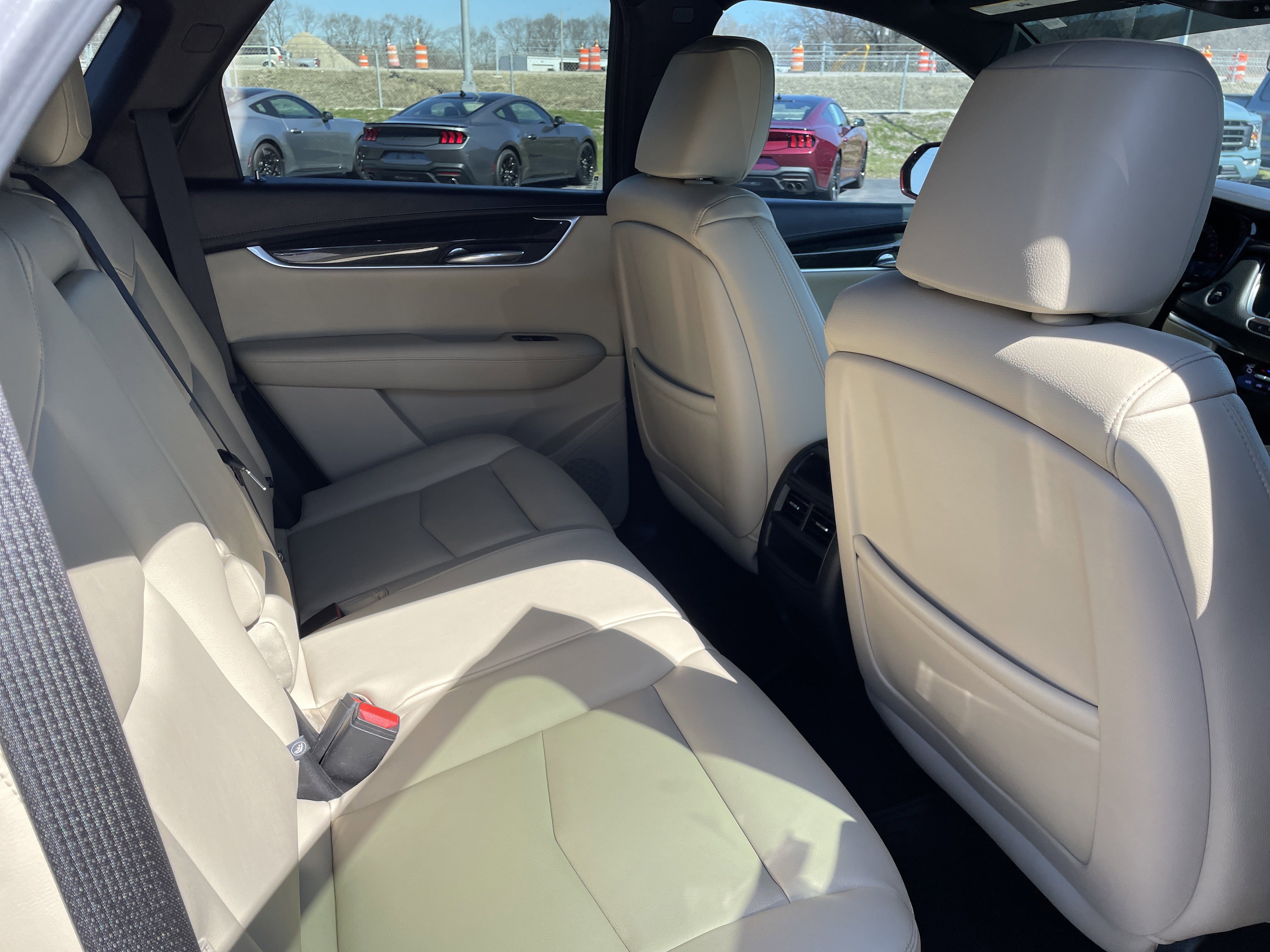 Used 2018 Cadillac XT5 FWD image 20