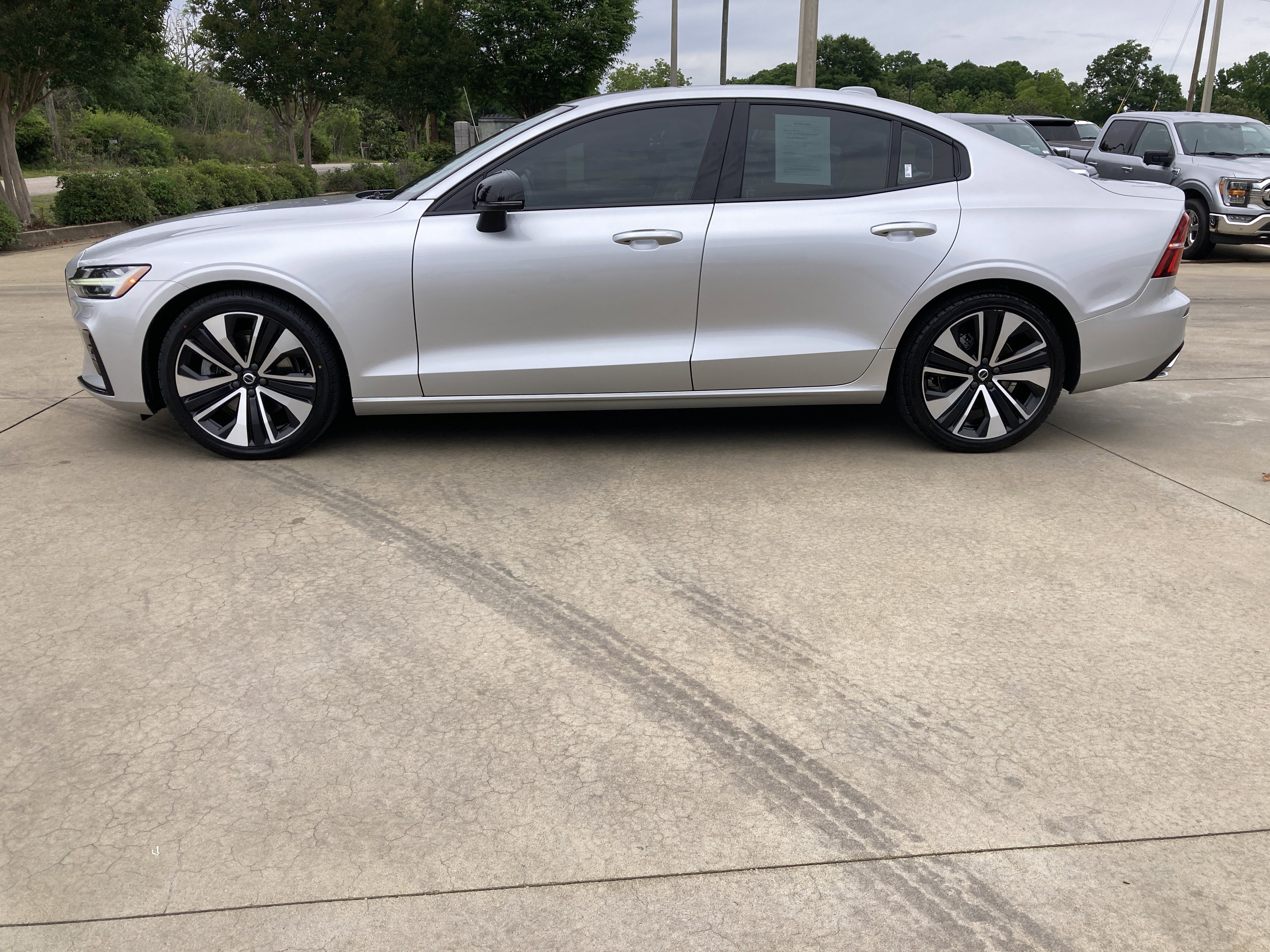 Used 2022 Volvo S60 B5 Inscription FWD image 17