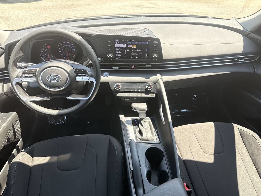 Used 2023 Hyundai Elantra SEL FWD image 21