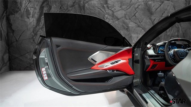 Used 2023 Chevrolet Corvette Stingray Premium Conv w/ Z51 Performance Package image 4