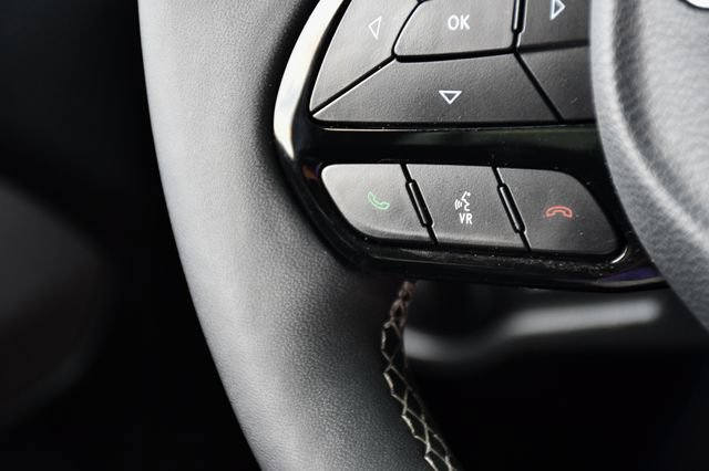 Used 2025 Chrysler Pacifica Limited FWD image 39