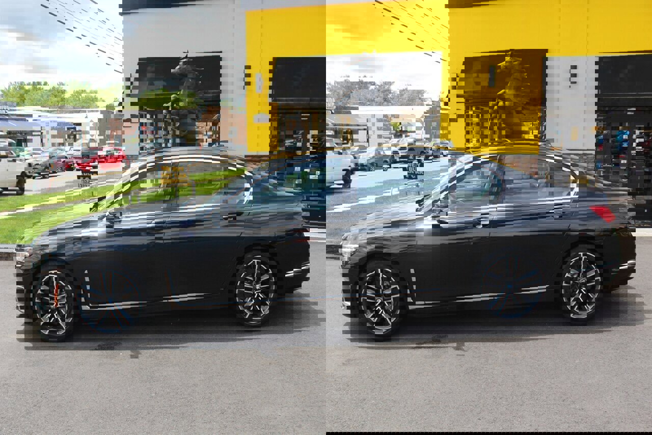 Used 2020 BMW 750i xDrive image 27