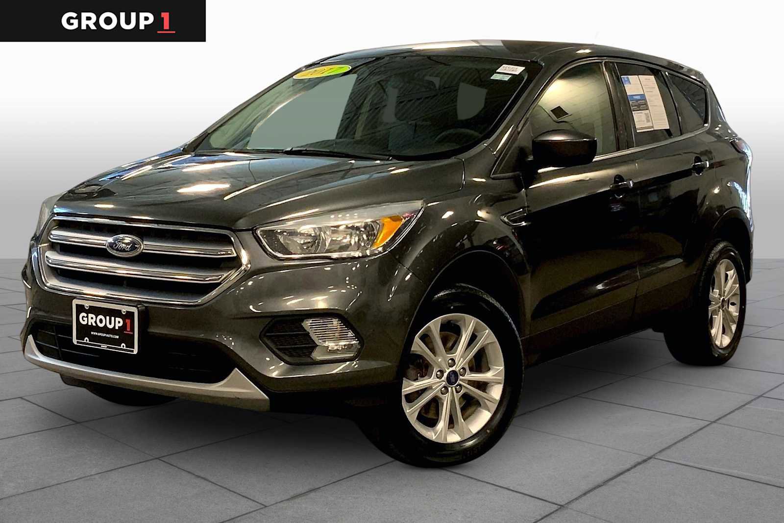 Used 2017 Ford Escape SE image 1