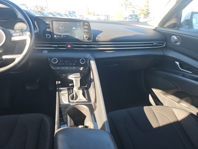 Used 2021 Hyundai Elantra SEL w/ Convenience + Premium Package image 8