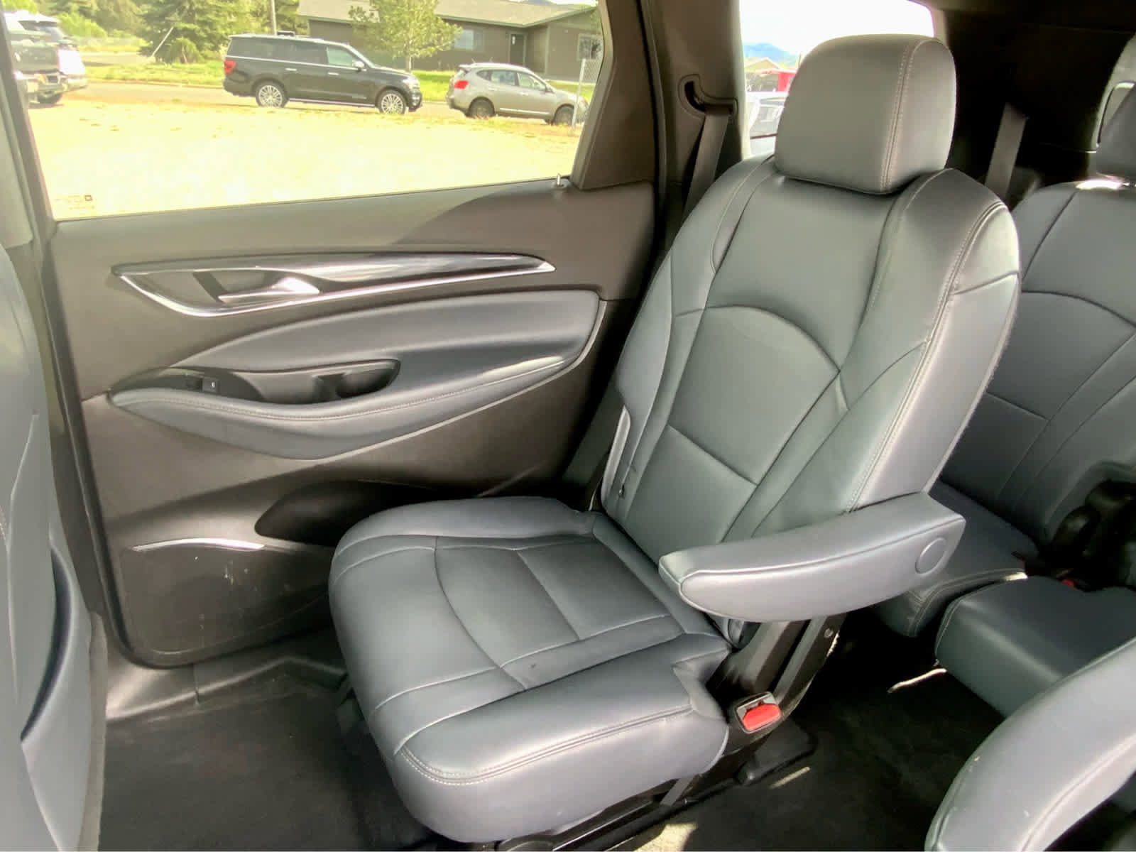 Used 2022 Buick Enclave Premium AWD/4WD image 26