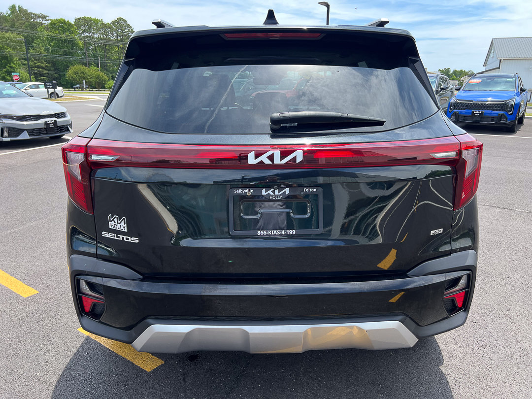 Used 2024 Kia Seltos SX w/ SX Sunroof Package AWD/4WD image 4