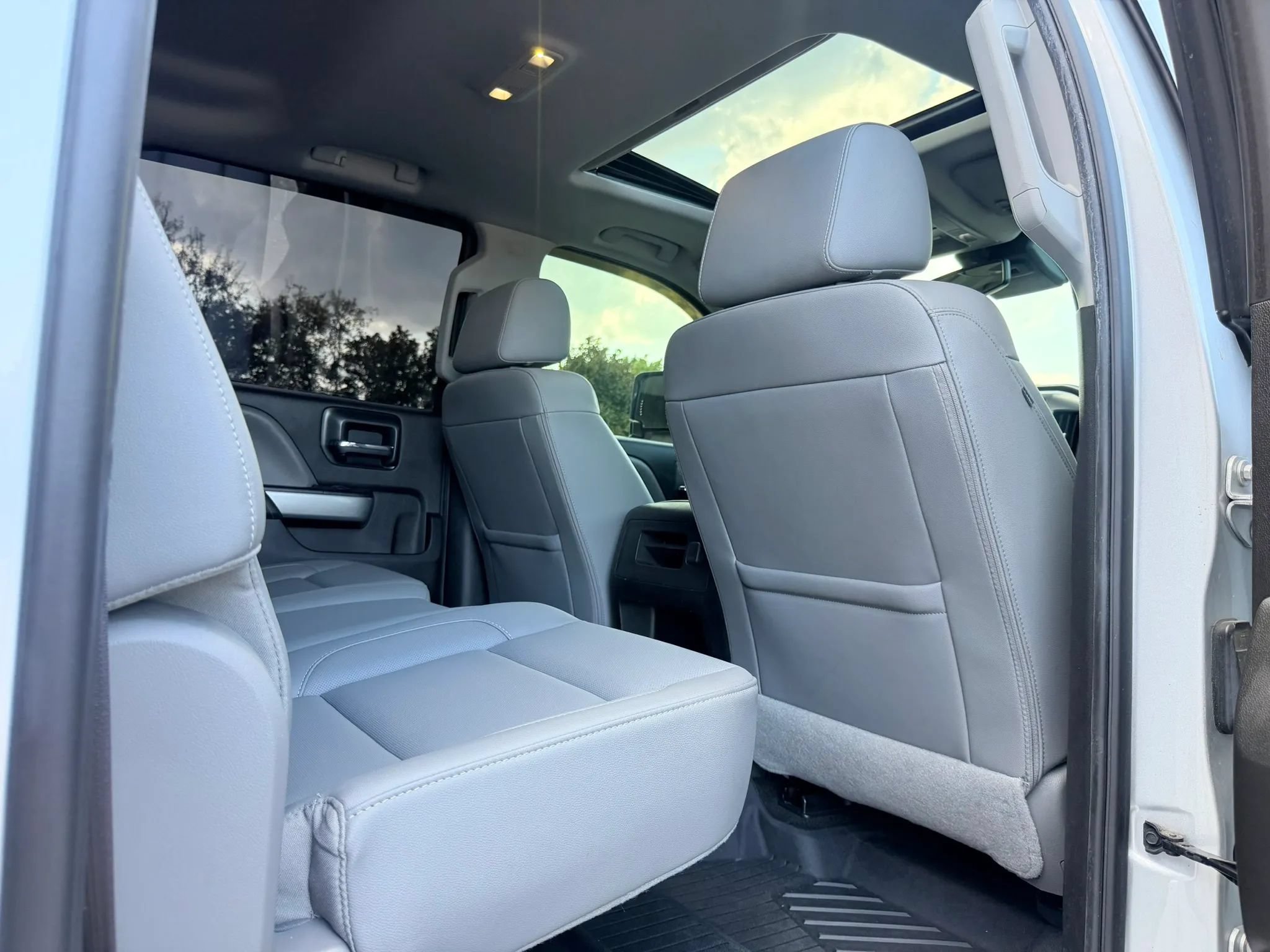 Used 2017 Chevrolet Silverado 2500 LTZ w/ Duramax Plus Package AWD/4WD image 30