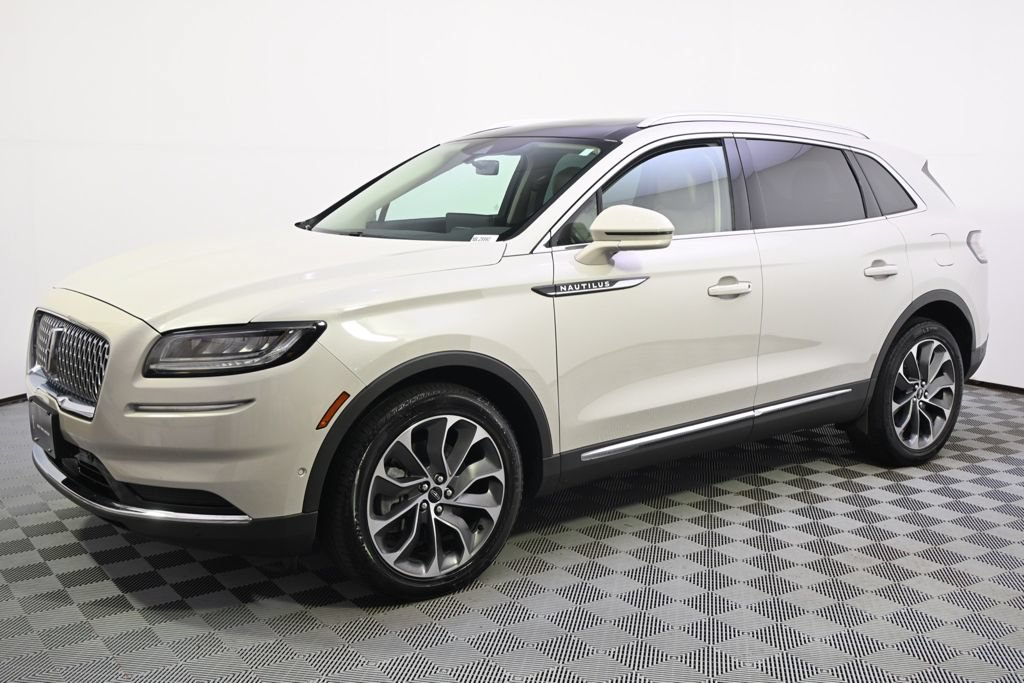 Certified 2022 Lincoln Nautilus Reserve w/ Equipment Group 201A AWD/4WD image 2