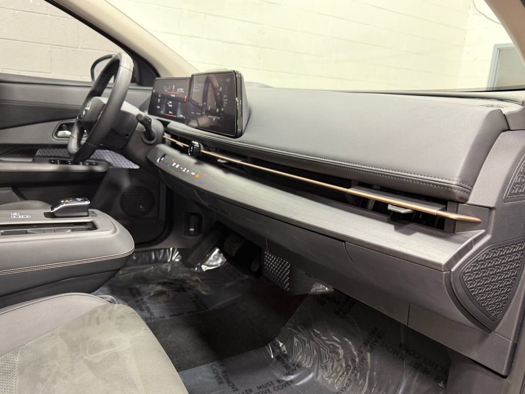 Used 2023 Nissan Ariya AWD image 40
