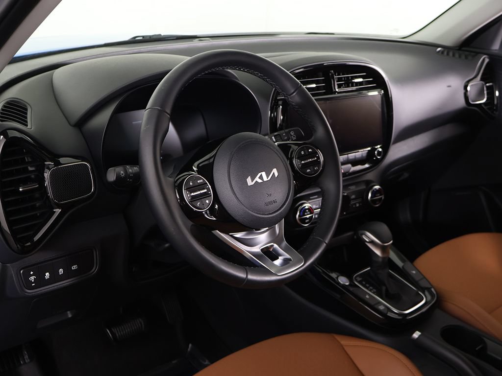 Used 2025 Kia Soul EX FWD image 27