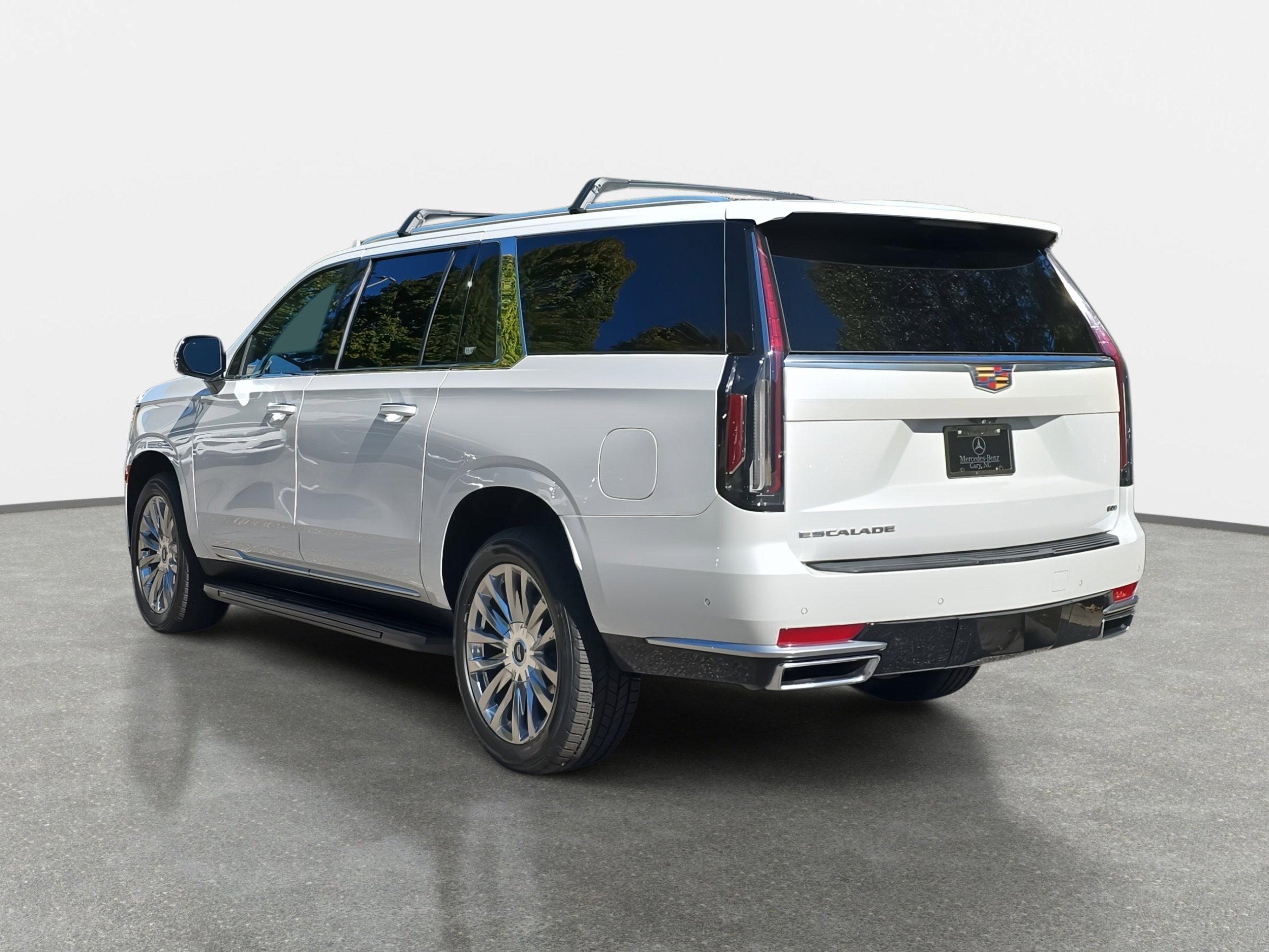 Used 2021 Cadillac Escalade ESV Premium Luxury image 7